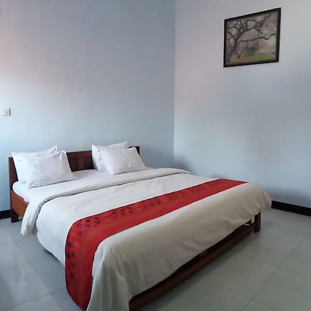 Hotel Ilhami Blitar Exterior foto